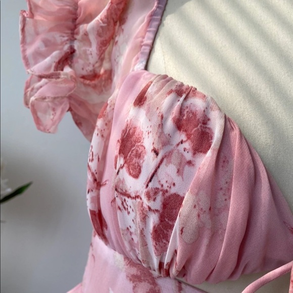 Floral Pink Romper/Dress 🌸 - Picture 5 of 10